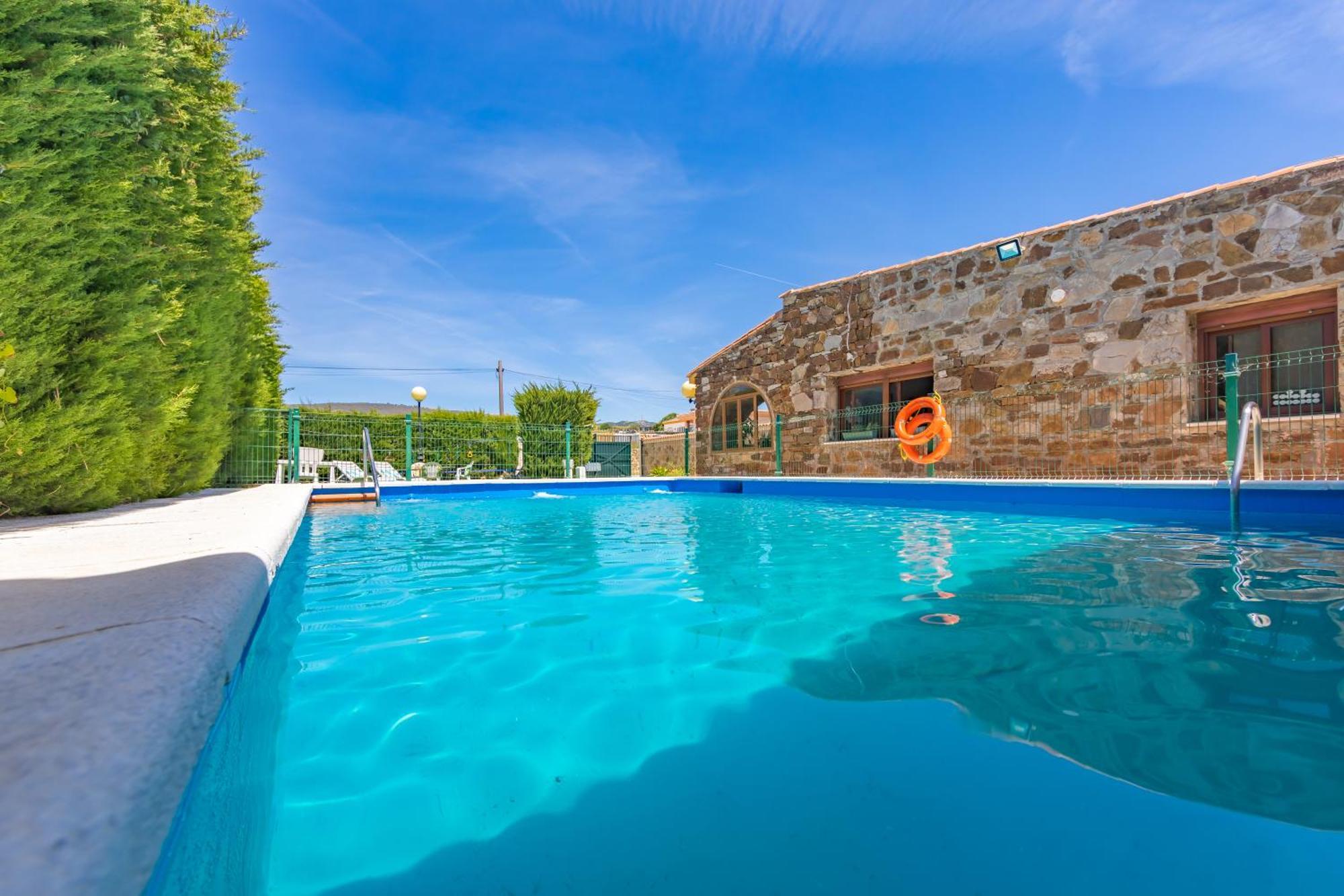 Con Piscina Privada En Bolonia Vakantiehuis *